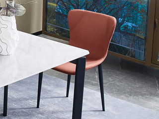  国际知名品牌 现代简约畅销百搭 高档皮艺 环抱造型设计酒红色餐椅（此产品有短途物流费)