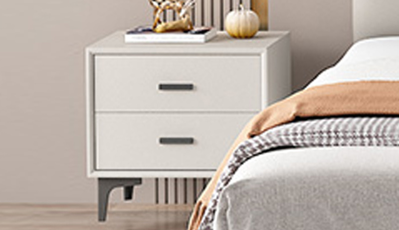 歌迪 现代简约 扪皮+实木抽屉+五金脚 米白色 床头柜