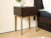 汉森庄园 英伦风 进口实木微雕工艺锻打锤纹肌理 单抽金属高脚设计 稳固结实 床头柜