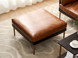  英伦风 进口实木微雕工艺 设计感深浅光影变化 厚实柔韧油蜡仿真皮 高弹柔软海绵 阿尔贝托雕塑金属高脚 脚踏