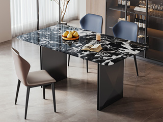  极简风格 精选高光泽宝格丽黑大理石 触感温润顺滑 钻石棱角灰钢拉丝不锈钢桌腿 底部无遮挡宽阔不拘束 1.4米 马肚型 餐桌